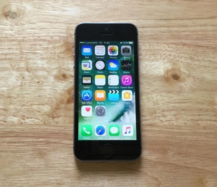 Unlocked iPhone 5s 16GB Space Grey