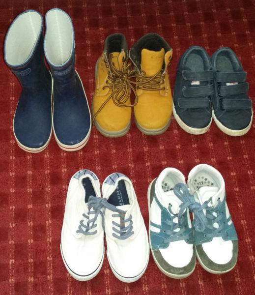5 pairs of Boy's shoes Size 11,12 and 13. Bargain all for 5 euros