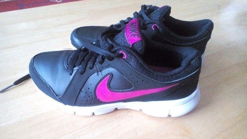 Nike shoes junior 3