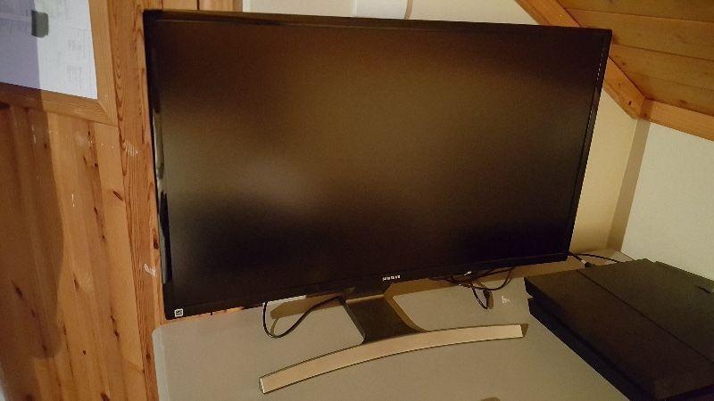Samsung 27 Inch Curved LED Monitor - Great Condition !