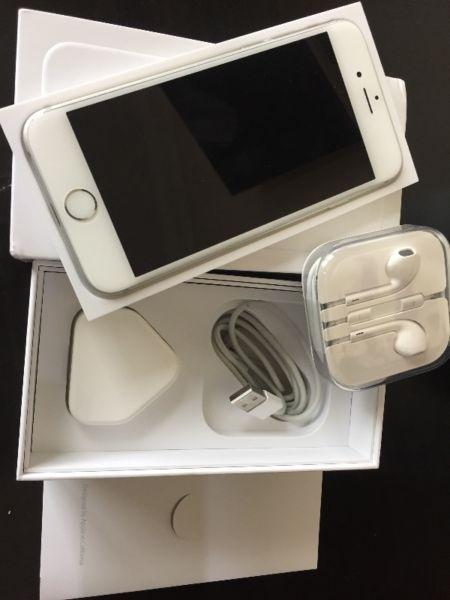 iPhone 6 Silver Unlocked - Good Condition