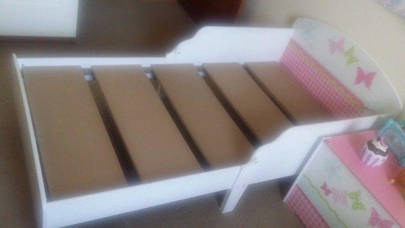 2 Patchwork girls toddler bed - 1 Toy Box - 1 Storage Unit (6 bins) - Great condition!