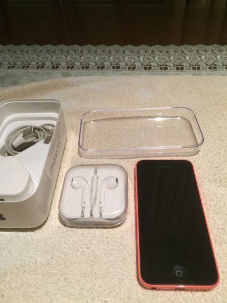 Iphone 5c Pink 32GB BRAND NEW in Box. Unlocked