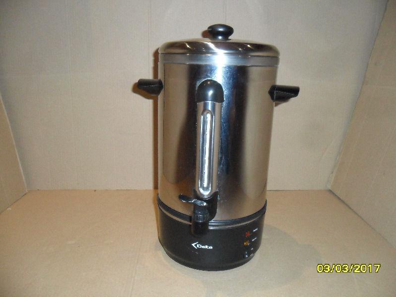 Delta Hot Water Urn With Carrying Handle