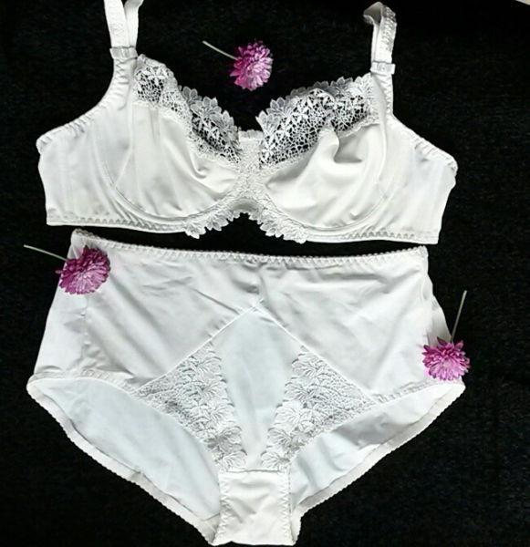 Detailed Cream Soft Bra Set NEW!