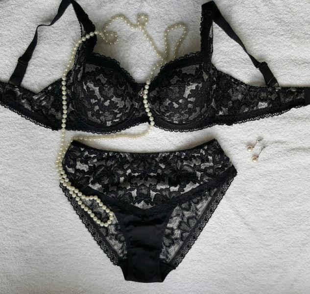 Plunge bra set NEW!