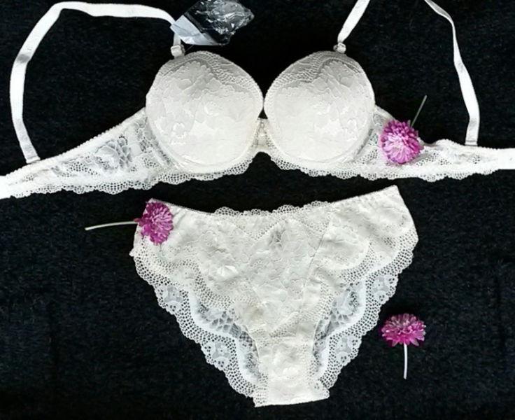 Vanilla Push-up Bra set with extra silicon straps NEW!