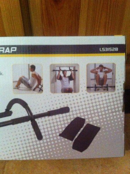 Body Go CHIN-UP BAR WITH ARM STRAP
