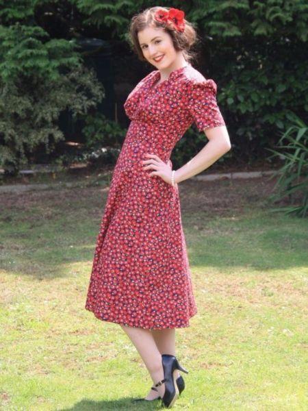 Gorgeous 30s/40s poppy dress - SIZE 12