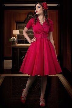 Stunning red peter pan collar dress - SIZE 12