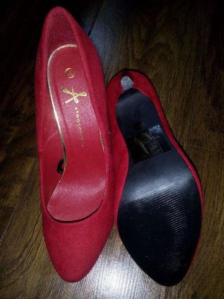Red heels - never worn! - UK6