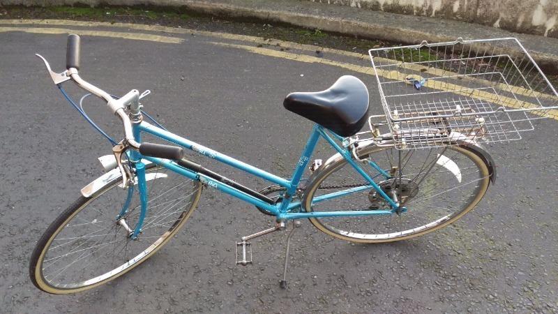 BIKE RALEIGH LADIES RETRO RACER IN EXCELLENT Condition working well!!!