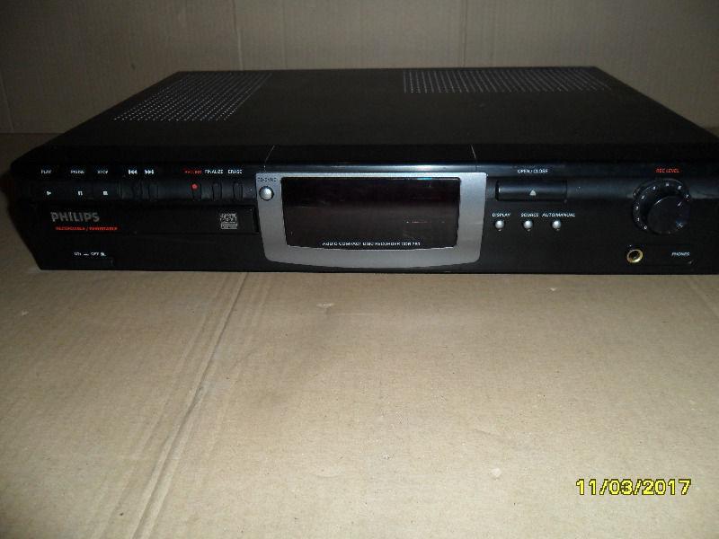 Audio Compact Disc Recorder CDR760