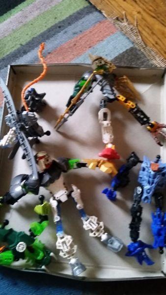 Lego bionicle: Job lot. Spares, weapons, etc. No instructions