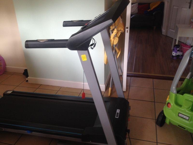 Pro fitness motorized treadmill