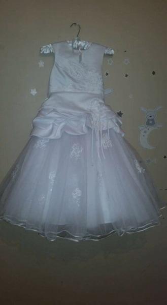 Stunning Communion Dress With Accessories