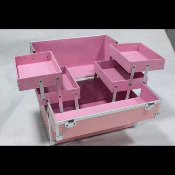 Pink Wheely Vanity Case/Trunk ~ PERFECT CONDITION!