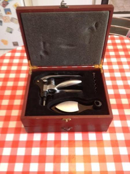 Excellent Wine tool Kit For Sale 40 Euros