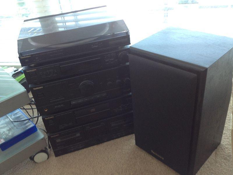 Technics stereo system and speakers - great condition