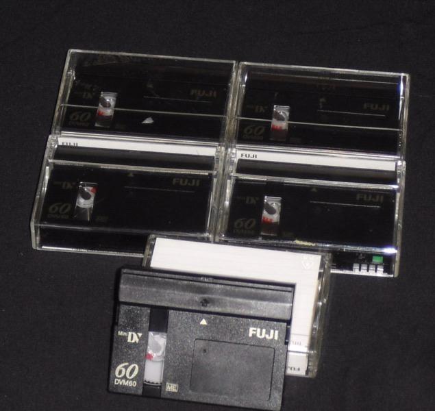 5 x Mini DV Professional FUJI DIGITAL VIDEO CASSETTES - PACK OF 5 DVM