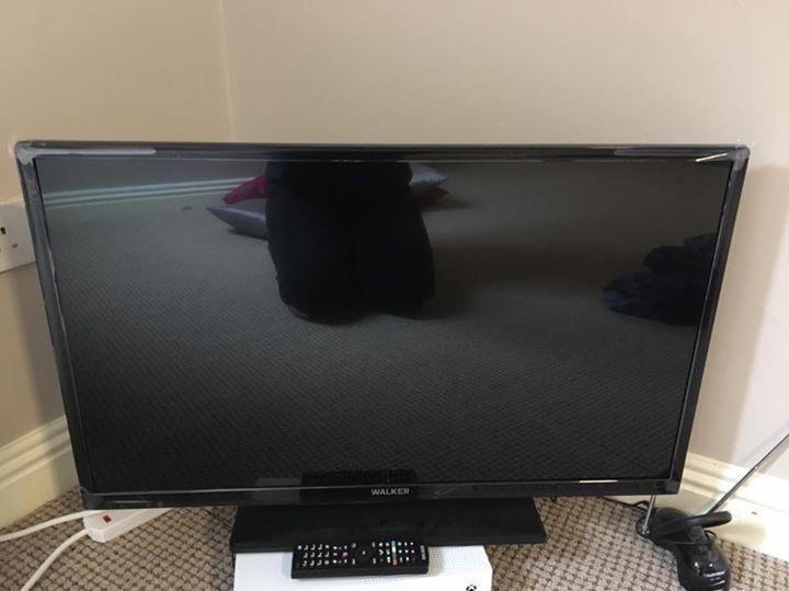 32 inch led saorview tv 3 weeks old for sale
