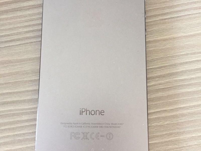 iPhone 5s with free otterbox