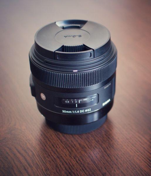 sigma 30mm f1.4 Art prime lens (nikon mount)