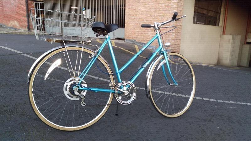 CLASSIC RALEIGH ESTELL LADIES BIKE IN EXCELLENT CONDITION !!!
