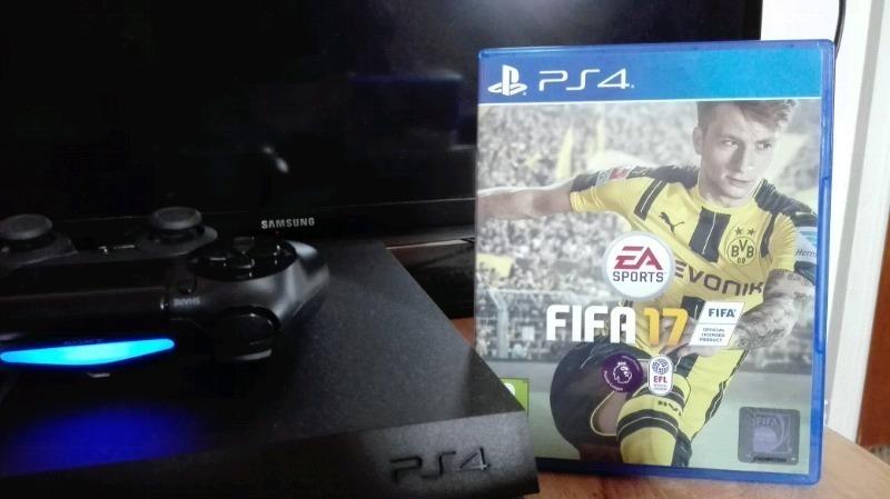 PlayStation 4 & Samsung LED TV 32' & FIFA 17 like new!!