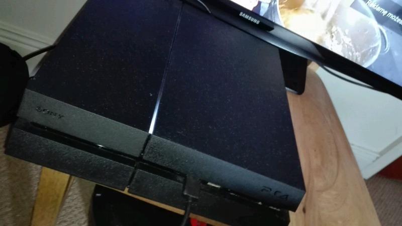 PlayStation 4 & samsung LED TV 32' & FIFA 17 like new !!!