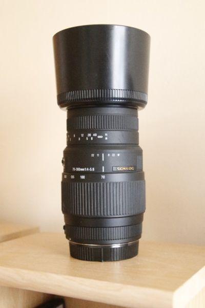 SIGMA DG 70-300MM LENS CANON EF MOUNT FRONT AND REAR LENS CAPS AND LENS HOOD FOR SALE