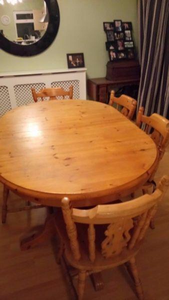 Dining Room Table (oval/extendable)