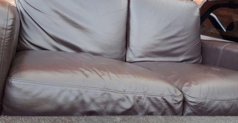 2 SEATER BROWN LEATHER SOFA