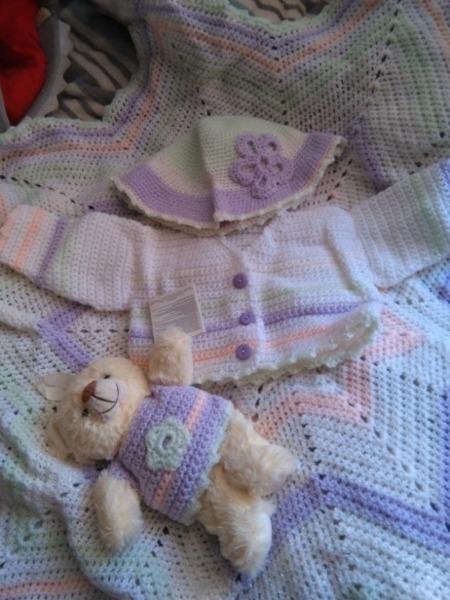 Knitted baby gift (new)
