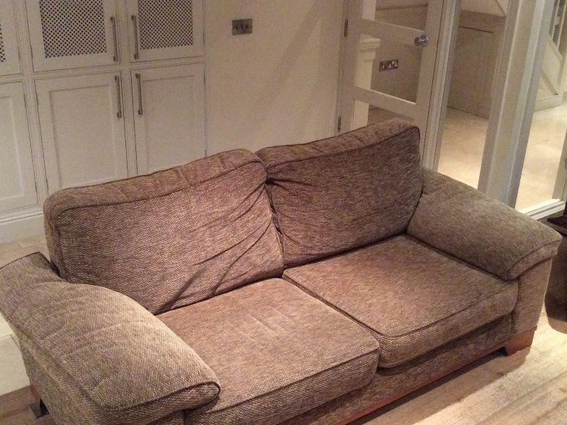 Sitting room furniture - very comfortable!