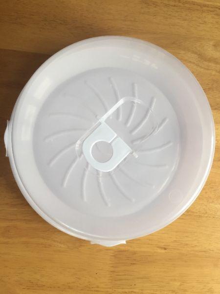 Plastic Cake Container - Used only ONCE!