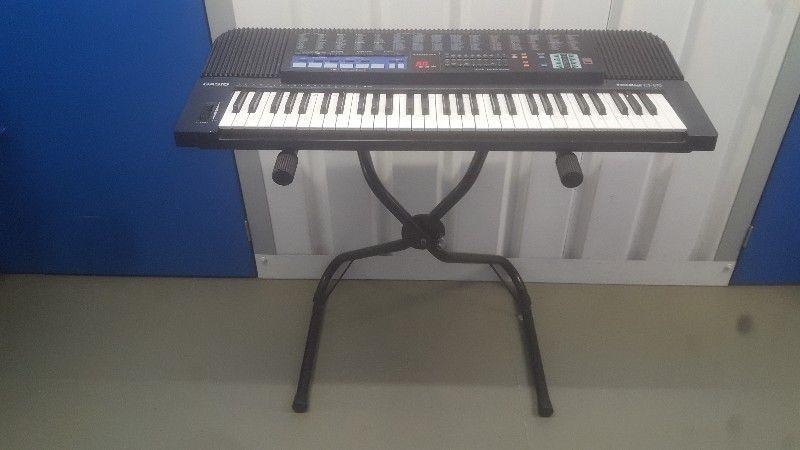 Casio Tone Bank CT-670 Keyboard with Stand - Very Good Condition