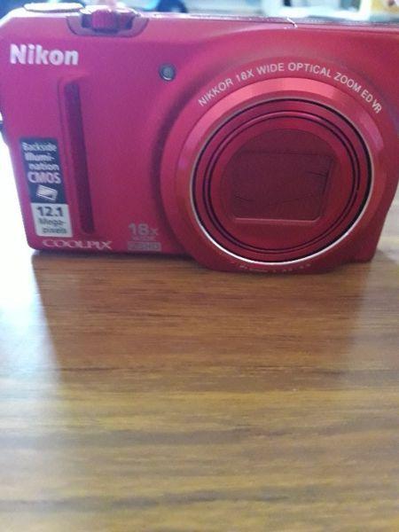 Nikon Coolpix s9100, red, Great Condition. Working perfect