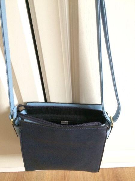 *URGENT* Women's PacSafe Cross-body handbag - Used