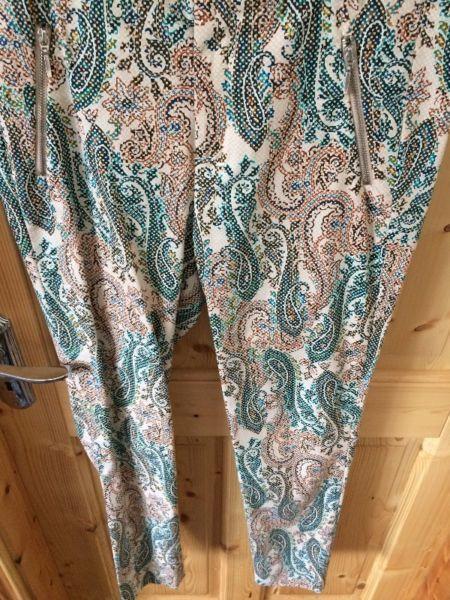 *URGENT* Women's ZARA Eur M patterned trousers - NEW!