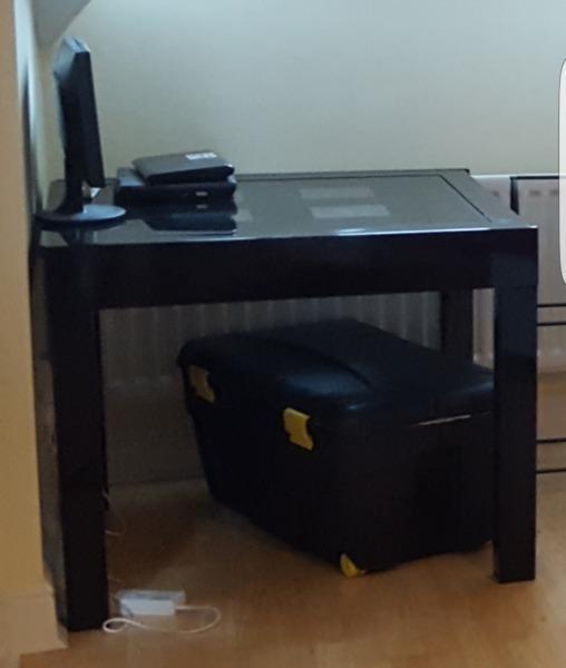 Black Glass Table In Very Good Condition