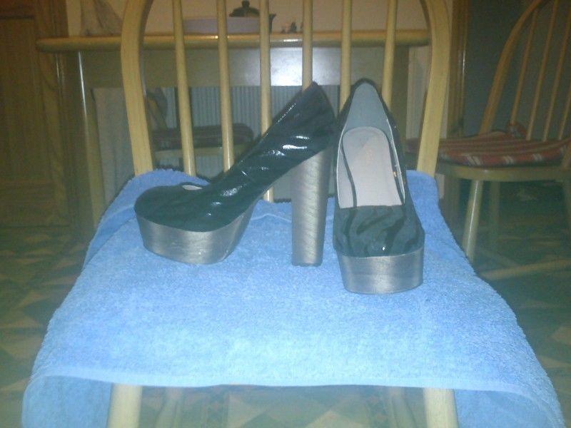 TWO PAIR OF SIZE 6 PLATFORMS