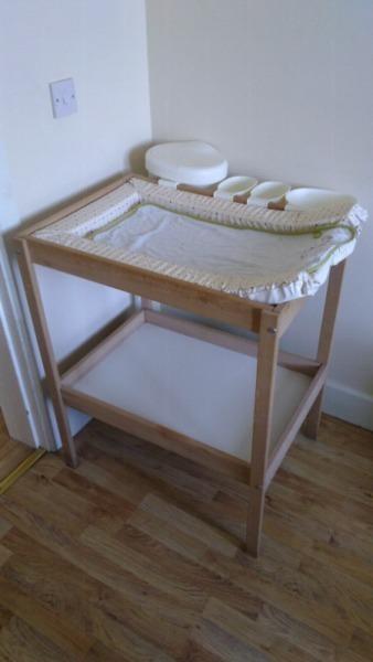 Full changing table