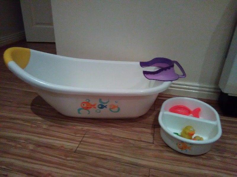 Bath and toys great condition