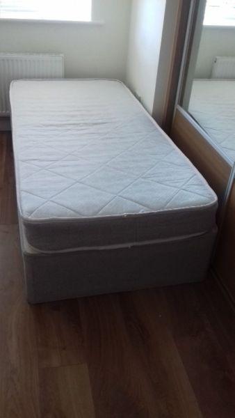 2x single divan beds with matress