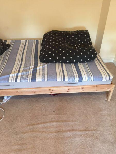 7months Ikea king size bed only 150。