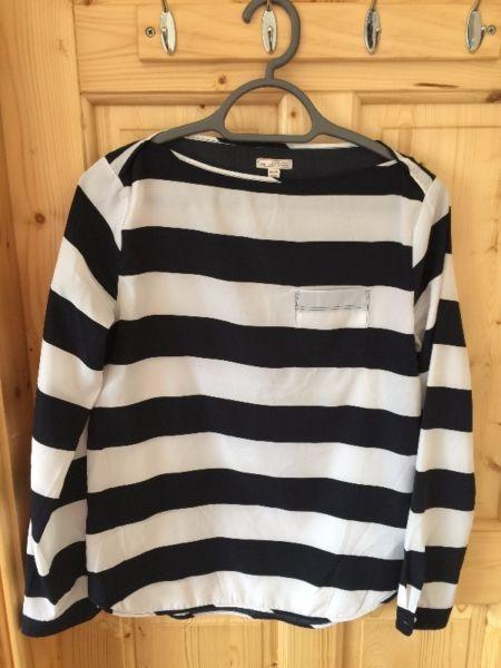 Women's GAP striped long sleeve top - USED