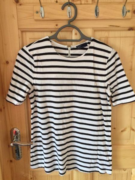 Women's Gap Striped T-Shirt - Used