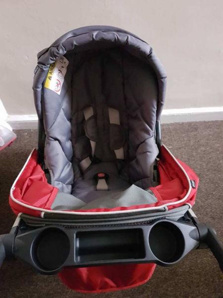 Chicco bravo (Stroller, Buggy) + accessories (like new