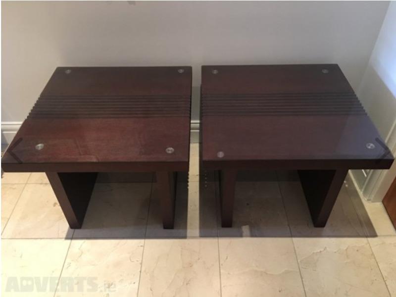 2 Side tables
